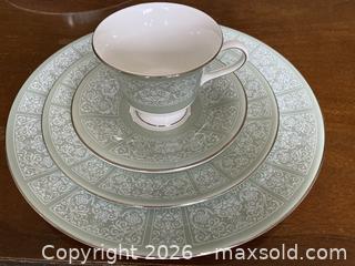 MaxSold Auction:  Vintage Set of Wedgwood Kenilworth Fine Bone China for 8 Persons. 31 pieces. - Mississauga (Ontario, Canada) SELLER MANAGED Estate Sale Online Auction - Greenbower Court