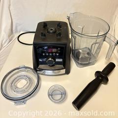 MaxSold Auction: Vitamix Blender  - Toronto (Ontario, Canada) SELLER MANAGED Reseller Online Auction -  West Lynn Avenue