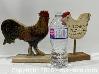 MaxSold Auction: Lot of 2 Wooden Farmhouse Kitchen Figurines - New Westminster (British Columbia, Canada) SELLER MANAGED Reseller Online Auction - Columbia Street