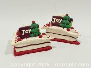 MaxSold Auction: Set of 2 Small Christmas Miniature Cake Decorations - New Westminster (British Columbia, Canada) SELLER MANAGED Reseller Online Auction - Columbia Street
