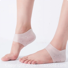 MaxSold Auction: Shineri Silicone Gel Bunion Pads Toe Protectors, White Pair - New Westminster (British Columbia, Canada) SELLER MANAGED Reseller Online Auction - Columbia Street