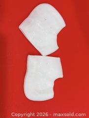MaxSold Auction: Shineri Silicone Gel Bunion Pads Toe Protectors, White Pair - New Westminster (British Columbia, Canada) SELLER MANAGED Reseller Online Auction - Columbia Street