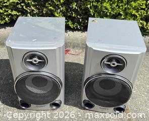 MaxSold Auction: Sony SS-CHP27 Bookshelf Speakers, Pair - New Westminster (British Columbia, Canada) SELLER MANAGED Reseller Online Auction - Columbia Street