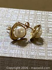 MaxSold Auction: 10K Gold Earrings with Cultured Pearl in Heart Setting - Toronto (Ontario, Canada) SELLER MANAGED Downsizing Online Auction - O'connor Drive (CONDO)