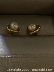 MaxSold Auction: 10K Gold Earrings with Cultured Pearl in Heart Setting - Toronto (Ontario, Canada) SELLER MANAGED Downsizing Online Auction - O'connor Drive (CONDO)
