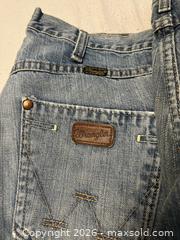 MaxSold Auction: Lot of 3 Mixed Men's Pants — Jeans, Cargo & Dress, Size Large - Canton (Texas, USA) SELLER MANAGED Reseller Online Auction - VZ County Road 1311