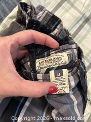 MaxSold Auction: Lot of 5 Mixed Men’s Pants: Jeans, Chinos, Shorts, Cargo - Canton (Texas, USA) SELLER MANAGED Reseller Online Auction - VZ County Road 1311