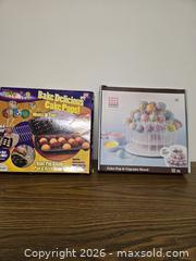 MaxSold Auction: Cake Pop Baking Set & Stand - Brampton (Ontario, Canada) SELLER MANAGED Downsizing Online Auction - Nevada Court