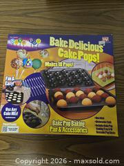 MaxSold Auction: Cake Pop Baking Set & Stand - Brampton (Ontario, Canada) SELLER MANAGED Downsizing Online Auction - Nevada Court