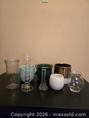 MaxSold Auction: Flower Pots & Vases - Brampton (Ontario, Canada) SELLER MANAGED Downsizing Online Auction - Nevada Court