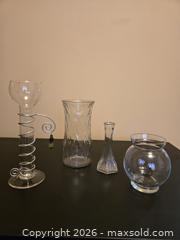 MaxSold Auction: Flower Pots & Vases - Brampton (Ontario, Canada) SELLER MANAGED Downsizing Online Auction - Nevada Court