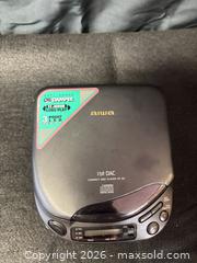 MaxSold Auction: Aiwa XP-33 Portable CD Player (Discman) - Black - Cobourg (Ontario, Canada) SELLER MANAGED Estate Sale Online Auction -  King Street East