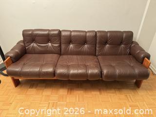 MaxSold Auction: Vintage Mid Century Modern Leather Couch - Toronto (Ontario, Canada) SELLER MANAGED Downsizing Online Auction - Roanoke Road (CONDO)