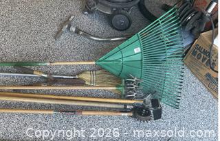 MaxSold Auction: Garden Landscaping Tools - Surrey (British Columbia, Canada) SELLER MANAGED Downsizing Online Auction - 57 Avenue