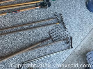 MaxSold Auction: Garden Tools, rakes - Surrey (British Columbia, Canada) SELLER MANAGED Downsizing Online Auction - 57 Avenue