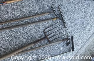 MaxSold Auction: Garden Tools, rakes - Surrey (British Columbia, Canada) SELLER MANAGED Downsizing Online Auction - 57 Avenue