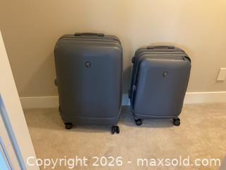MaxSold Auction: Large and medium Luggage set - Surrey (British Columbia, Canada) SELLER MANAGED Downsizing Online Auction - 57 Avenue