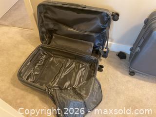 MaxSold Auction: Large and medium Luggage set - Surrey (British Columbia, Canada) SELLER MANAGED Downsizing Online Auction - 57 Avenue