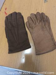 MaxSold Auction: 2 pairs of ladies gloves  - Springwater (Ontario, Canada) SELLER MANAGED Downsizing Online Auction - Queen Street West