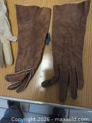 MaxSold Auction: 2 pairs of ladies gloves  - Springwater (Ontario, Canada) SELLER MANAGED Downsizing Online Auction - Queen Street West