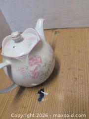 MaxSold Auction: Teapot  - Springwater (Ontario, Canada) SELLER MANAGED Downsizing Online Auction - Queen Street West