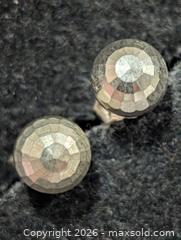 MaxSold Auction: Silver Earring - Toronto (Ontario, Canada) PARTNER MANAGED Downsizing Online Auction - Yonge Street