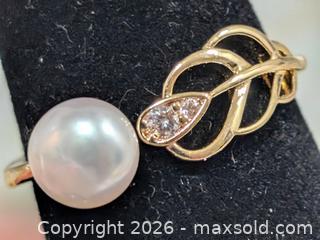 MaxSold Auction: Silver F.W.Pearl Ring,size 8  - Toronto (Ontario, Canada) PARTNER MANAGED Downsizing Online Auction - Yonge Street