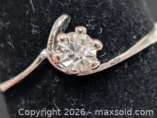 MaxSold Auction: Silver Ring,size 7  - Toronto (Ontario, Canada) PARTNER MANAGED Downsizing Online Auction - Yonge Street