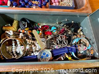 MaxSold Auction: Estate Jewelry - Hamilton (Ontario, Canada) SELLER MANAGED Estate Sale Online Auction - Gertrude Street