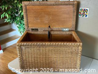 MaxSold Auction: Vintage Pier 1 Imports Wicker Storage Chest / Trunk - London (Ontario, Canada) PARTNER MANAGED Downsizing Online Auction - Trillium Crescent