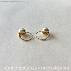 MaxSold Auction: 14K Yellow Gold Pearl Drop Leverback Earrings - Kingston (Ontario, Canada) SELLER MANAGED Moving Online Auction - Wise Street