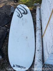MaxSold Auction: Xcel XCEL4 Stand Up Paddleboard 10'6" x 32" - Newboro (Ontario, Canada) SELLER MANAGED Downsizing Online Auction - New Street