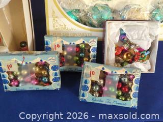 MaxSold Auction: Beautiful antique glass holiday ornaments - Lakewood (Colorado, USA) PARTNER MANAGED Moving Online Auction -  West Virginia Avenue
