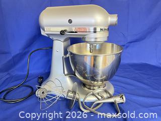 MaxSold Auction: KitchenAid 5 qt Stand Mixer, Silver/Metallic - Lakewood (Colorado, USA) PARTNER MANAGED Moving Online Auction -  West Virginia Avenue
