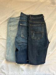 MaxSold Auction: 3 Women’s Jeans Size 4 – Mixed Brands, Assorted Washes - Ottawa (Ontario, Canada) SELLER MANAGED Moving Online Auction -  Sablewood Place