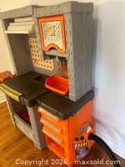 MaxSold Auction: Home Depot Kids Toy Workshop with Working Light - Ottawa (Ontario, Canada) SELLER MANAGED Moving Online Auction -  Sablewood Place