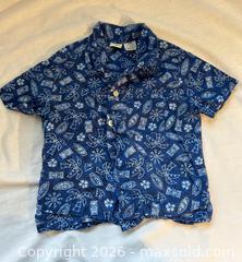 MaxSold Auction: Sesame Street Toddler Button-Up Shirt Size 24M Blue Tropical Print Cotton - Ottawa (Ontario, Canada) SELLER MANAGED Moving Online Auction -  Sablewood Place