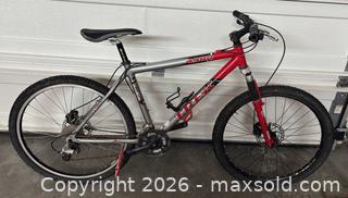 MaxSold Auction: Trek 4900 Mountain Bike, Aluminum Frame, 26" Wheels, 21-Speed - South Stormont (Ontario, Canada) SELLER MANAGED Downsizing Online Auction - Street Lawrence Street