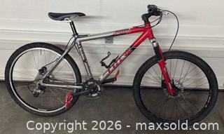 MaxSold Auction: Trek 4900 Mountain Bike, Aluminum Frame, 26" Wheels, 21-Speed - South Stormont (Ontario, Canada) SELLER MANAGED Downsizing Online Auction - Street Lawrence Street