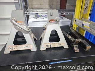 MaxSold Auction: Mack 3-Ton Steel Jack Stands Pair, 11"–16 1/8" Range - Toronto (Ontario, Canada) PARTNER MANAGED Reseller Online Auction - Coldwater Road