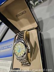 MaxSold Auction: Seiko 5 Automatic 7S26-0070 Men's Stainless Steel Watch - Toronto (Ontario, Canada) PARTNER MANAGED Reseller Online Auction - Coldwater Road