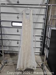 MaxSold Auction: Vera Wang Ivory/Cream Sheath Wedding Dress, Size 10 - Toronto (Ontario, Canada) PARTNER MANAGED Reseller Online Auction - Coldwater Road