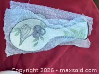 MaxSold Auction: Ceramic Dinnerware Set with Fruit Motif, ~15 Pieces - Las Vegas (Nevada, USA) PARTNER MANAGED Estate Sale Online Auction - Masked Duck Avenue