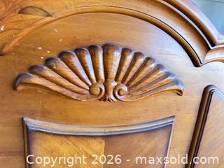 MaxSold Auction: Solid Wood Queen Headboard and Footboard, Honey Finish - Las Vegas (Nevada, USA) PARTNER MANAGED Estate Sale Online Auction - Masked Duck Avenue