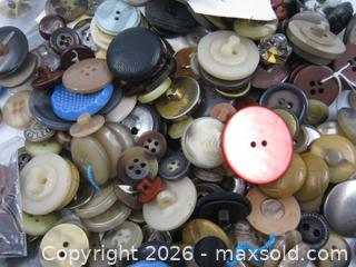 MaxSold Auction: Old Mixed Multicolor Assorted Various Materials Button Lot - Esquimalt (British Columbia, Canada) SELLER MANAGED Downsizing Online Auction - Yarrow                