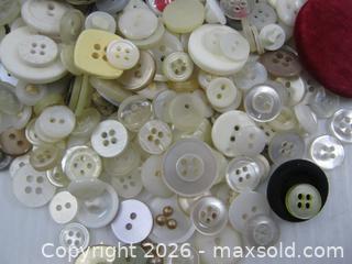 MaxSold Auction: Old Mixed Multicolor Assorted Various Materials Button Lot - Esquimalt (British Columbia, Canada) SELLER MANAGED Downsizing Online Auction - Yarrow                