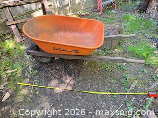 MaxSold Auction: Holland Greenhouse Single-Wheel Plastic Tub Wheelbarrow - Central Saanich (British Columbia, Canada) PARTNER MANAGED Moving Online Auction - Cultra Avenue