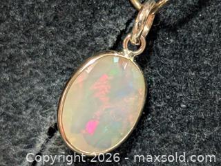 MaxSold Auction: 10K(0.57g)Opal(1.8ct) Pendant  - Toronto (Ontario, Canada) PARTNER MANAGED Downsizing Online Auction - Yonge Street
