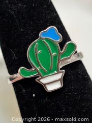 MaxSold Auction: Silver Ring,size 3.5 - Toronto (Ontario, Canada) PARTNER MANAGED Downsizing Online Auction - Yonge Street