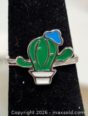 MaxSold Auction: Silver Ring,size 3.5 - Toronto (Ontario, Canada) PARTNER MANAGED Downsizing Online Auction - Yonge Street